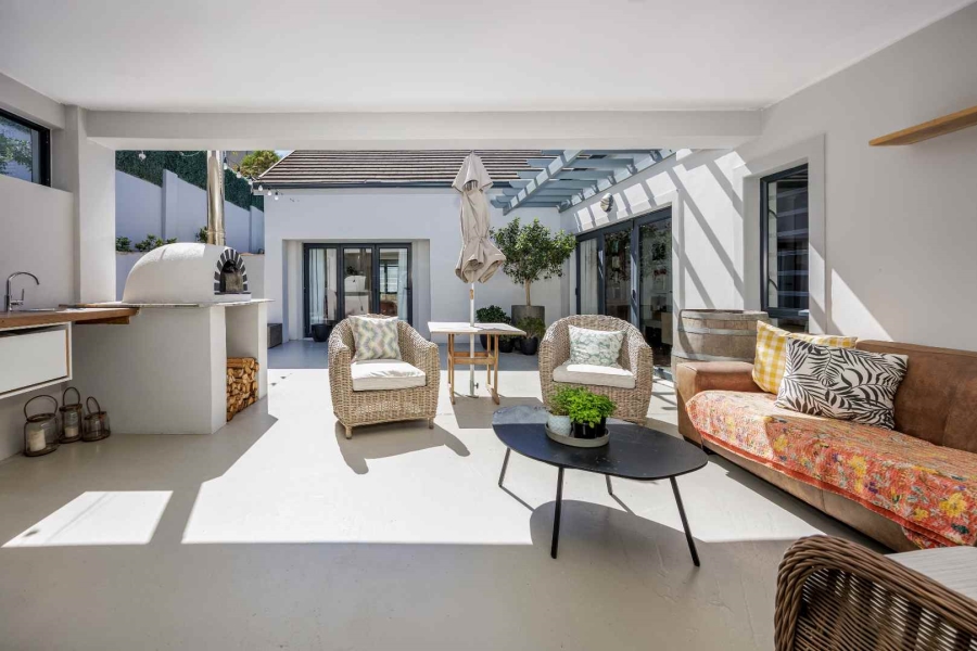 4 Bedroom Property for Sale in Kanonberg Western Cape